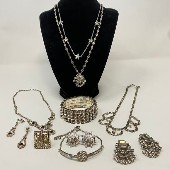 Lot of 10 Rhinestone Sparkly Glam Jewelry Set Necklaces Rings Bracelets Earrings - Picture 1 of 13